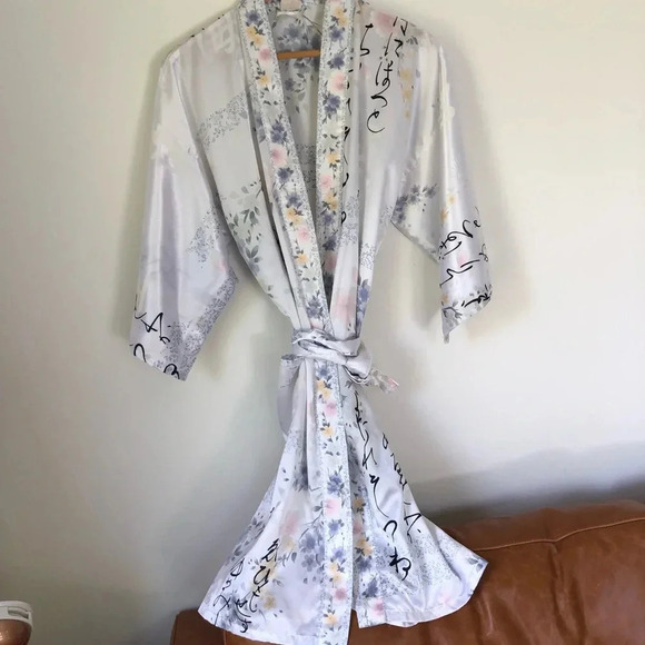 Vintage Kimono style satiny Robe  made in Japan - L - Picture 7 of 8